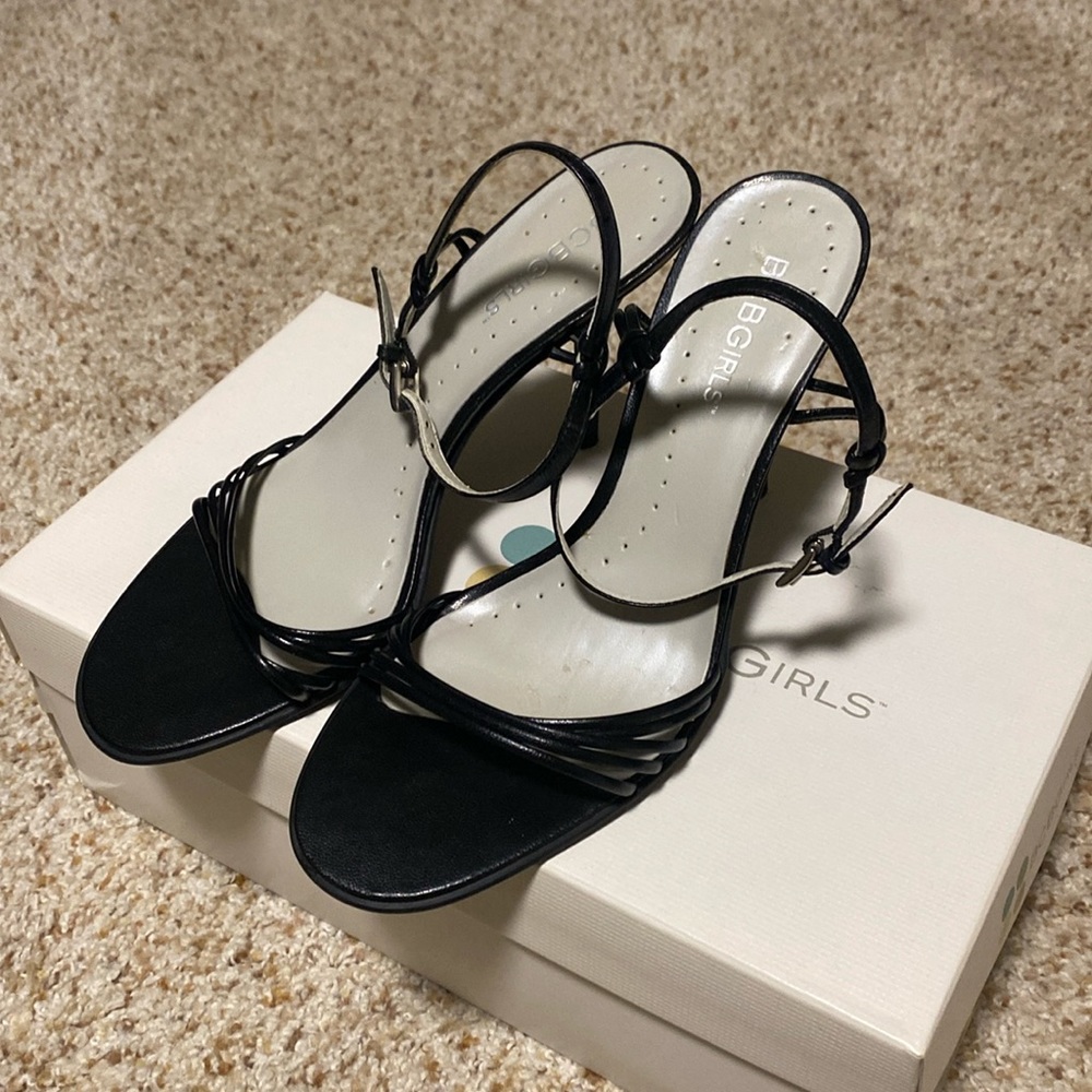 BCBG size 6 black 3 inches heels